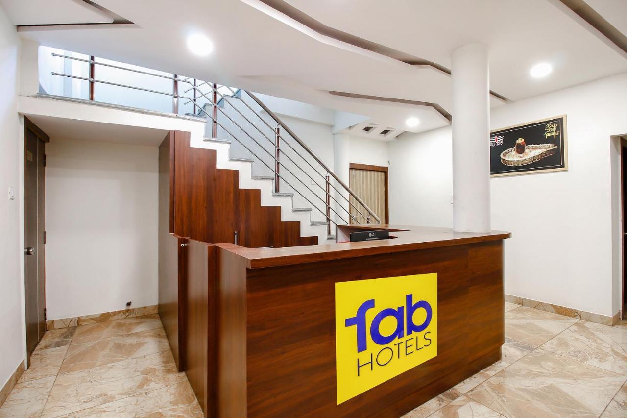 Fabexpress Yuvan Gouharganj Esterno foto