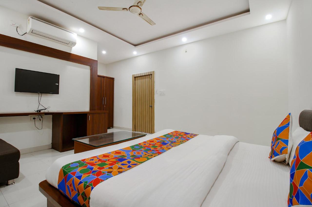 Fabexpress Yuvan Gouharganj Esterno foto